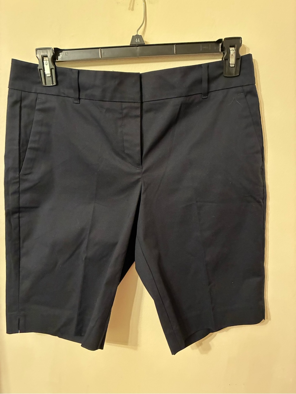 Ann Taylor size 10 navy Devin fit shorts